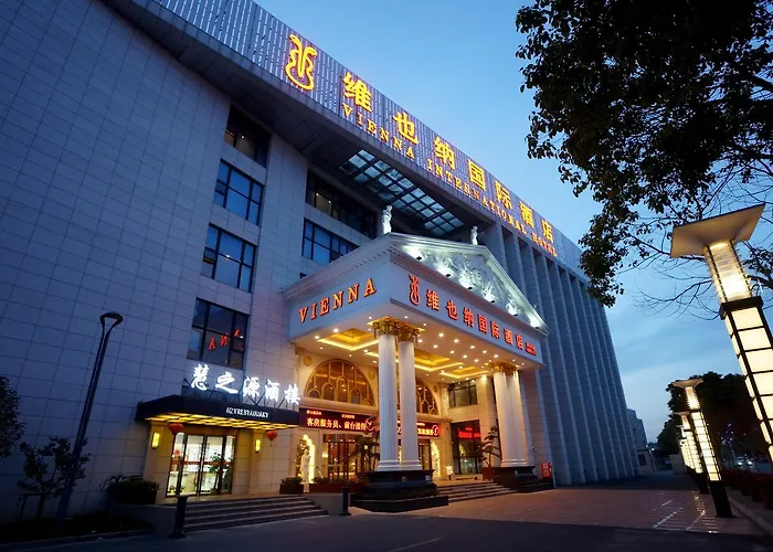 Vienna International Hotel - Shanghai Pudong Airport Free Trade Zone - Free Shuttle Bus To Pvg Airport And Disney Land