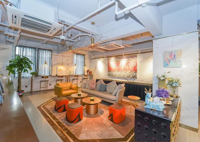 No. 8 Art Hotel