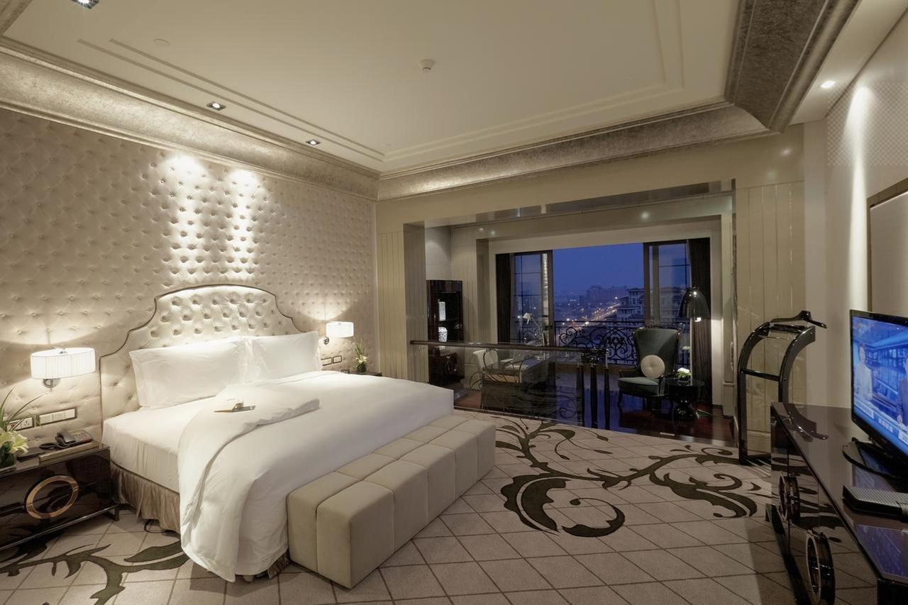 Khách sạn Chateau Star River Minhang 5*