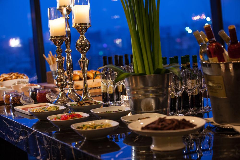 Khách sạn Renaissance Zhongshan Park 5*