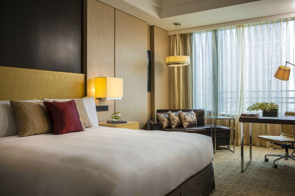 Hotel Renaissance Caohejing