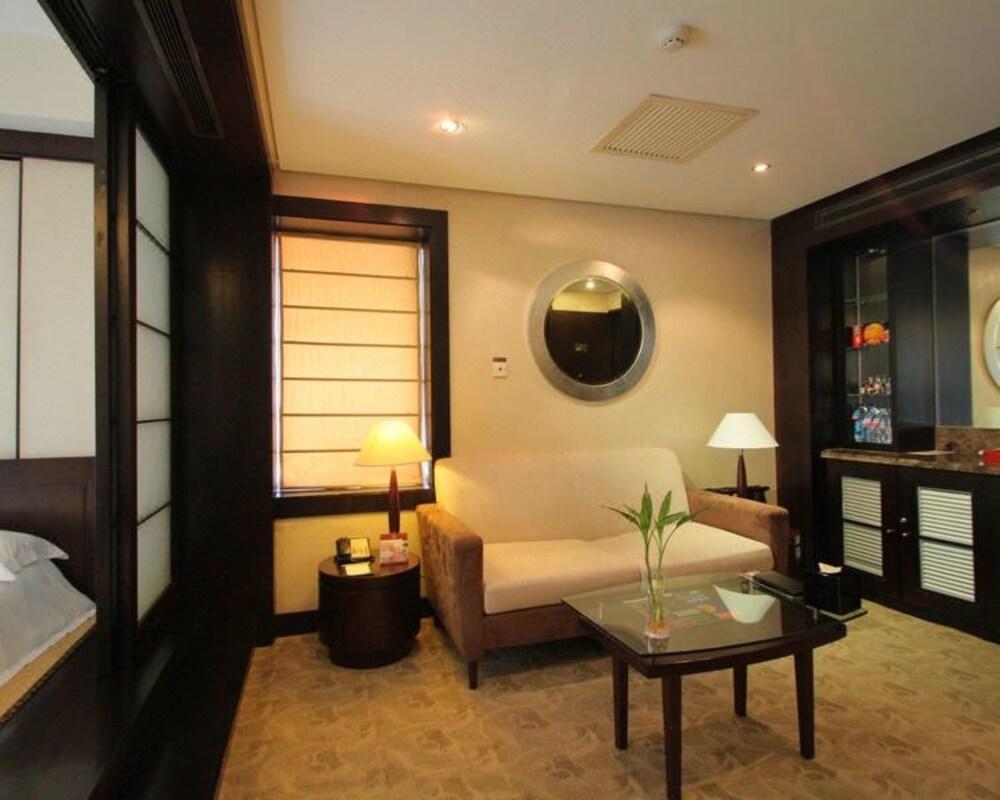 Green Garden Hotel
