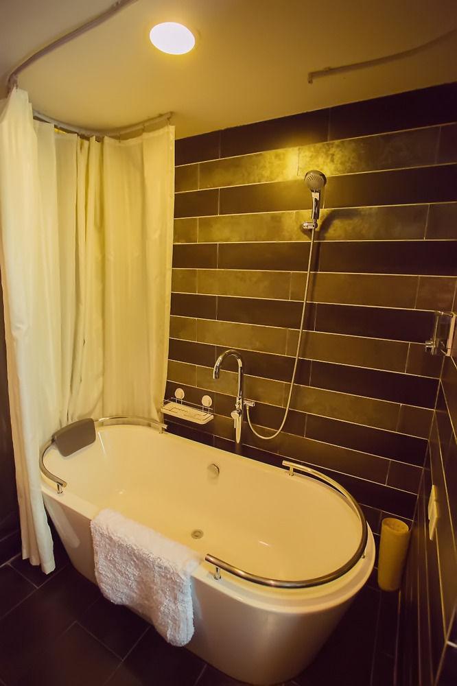 Hotel Fx Xujiahui - Stadium Branch Shanghai