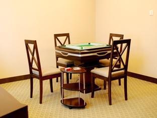 Huaxun Commercial Hotel