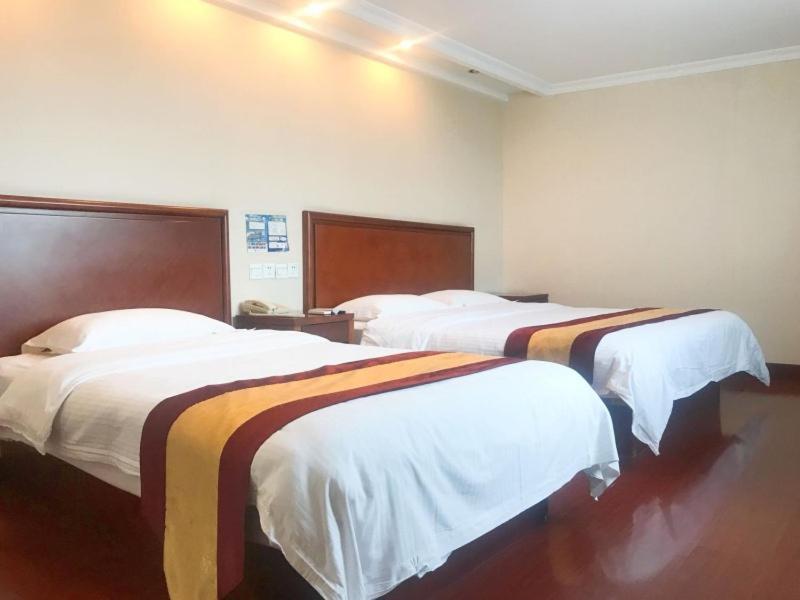 Hotel Greentree Changyang Road Jiangpu Park Metro Station Business 3*
