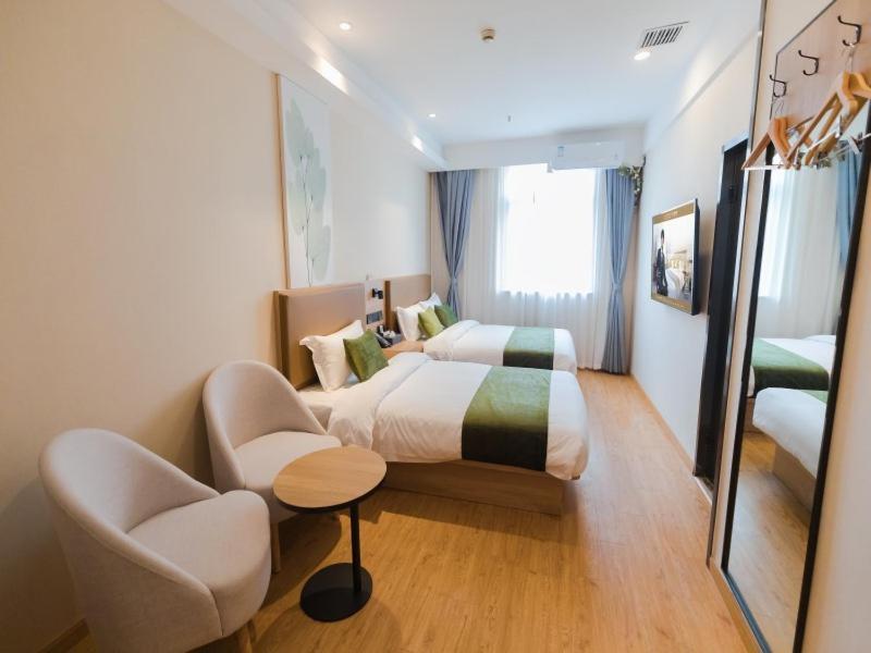 Greentree Huangxing Park Subway Station Express Hotel