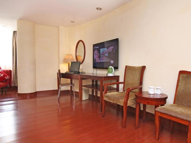 Greentree Changyang Road Jiangpu Park Metro Station Business Hotel Shanghai