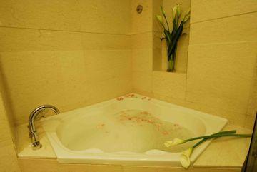 Grand Madison Jinqiao Hotel