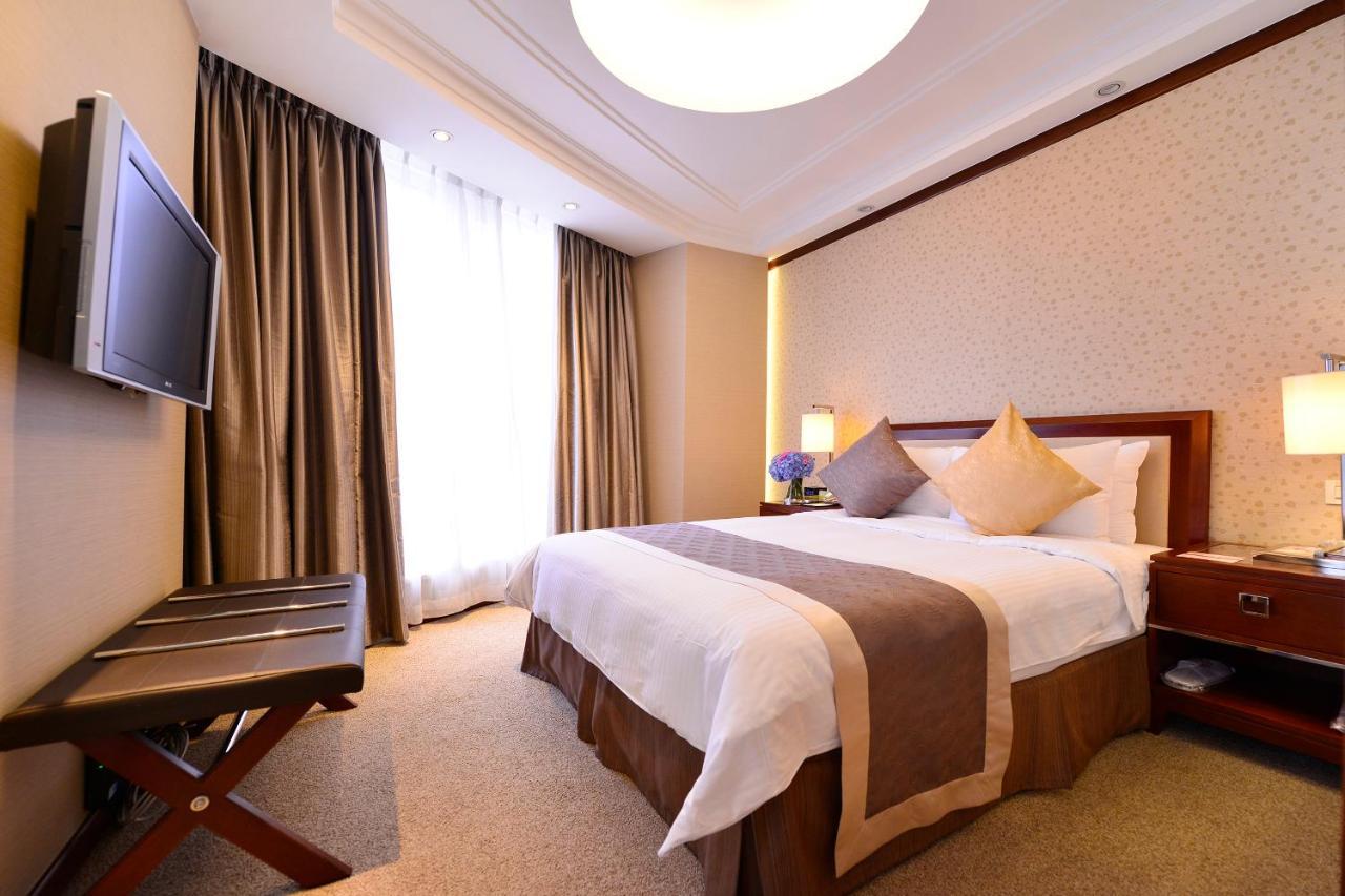 - Nanjing Road Hotel