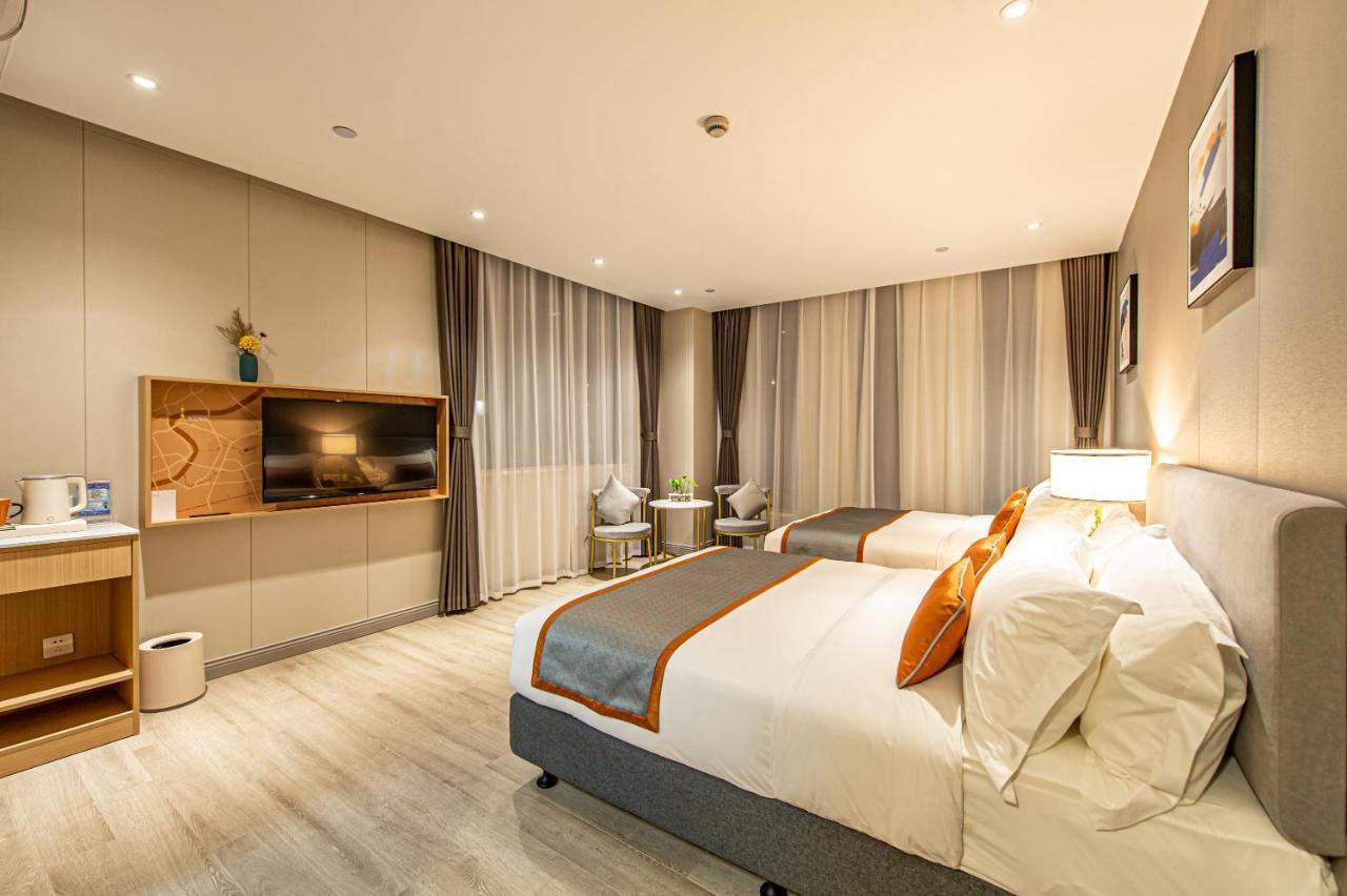 Joyful Yard Hotel-free Shuttle Bus To Pudong Airport And Disneyland Hotel Shanghai