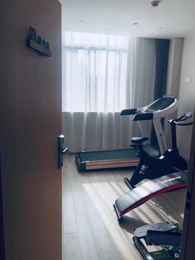Joyful Yard Hotel-free Shuttle Bus To Pudong Airport And Disneyland Hotel