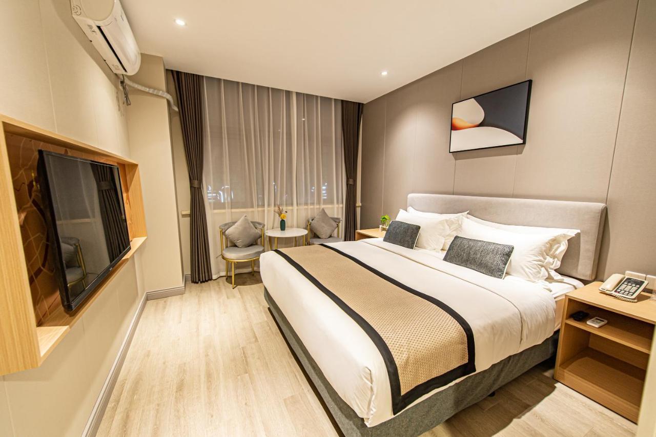 Joyful Yard Hotel-free Shuttle Bus To Pudong Airport And Disneyland Shanghai