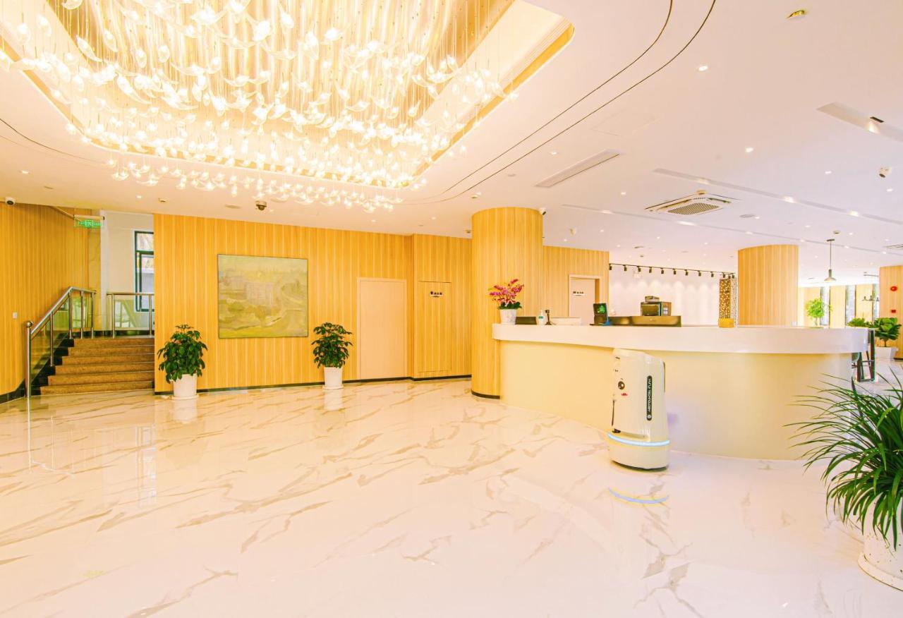 Joyful Yard Hotel-free Shuttle Bus To Pudong Airport And Disneyland Hotel Shanghai