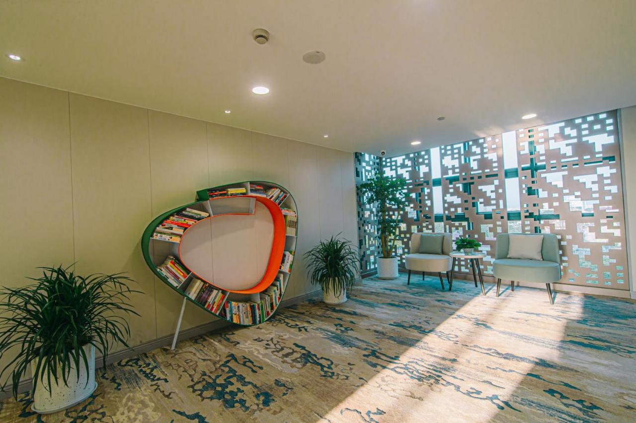 Joyful Yard Hotel-free Shuttle Bus To Pudong Airport And Disneyland Shanghai