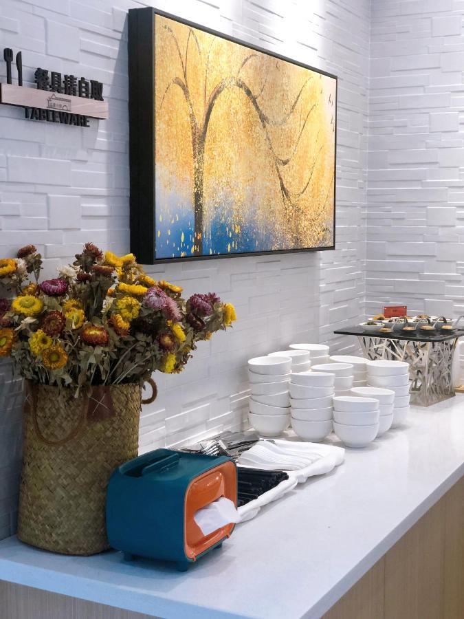 Joyful Yard Hotel-free Shuttle Bus To Pudong Airport And Disneyland Shanghai