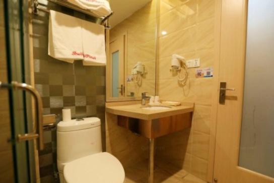 Hotel Shell Qingpu District National Convention And Exhibition Center Xinfeng Middle Road 2*