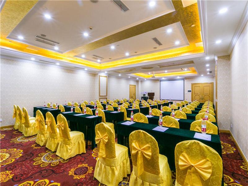 Vienna International Pudong New International Exbition 4*