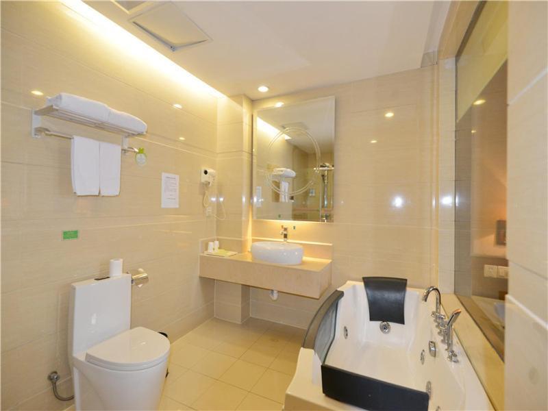 Vienna International Pudong New District Caolu Hotel