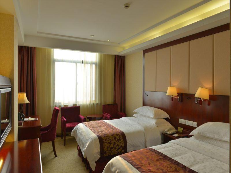 Hotel Vienna International Pudong New District Caolu 3*