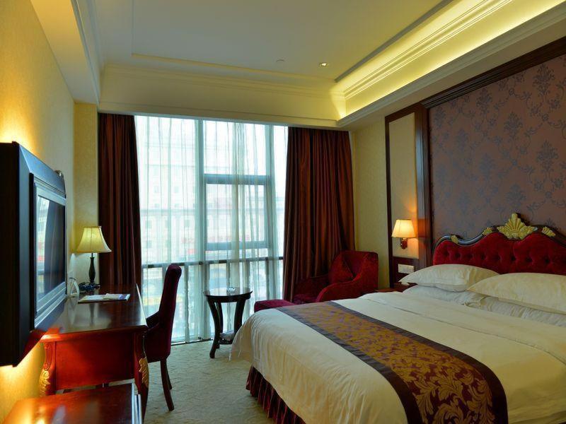 Vienna International Pudong New District Caolu