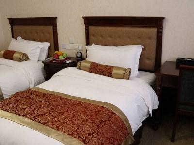 Jin Jiang Pacific Otel 3*