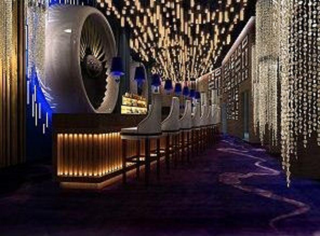 Hongqiao Airport - Air China 5*