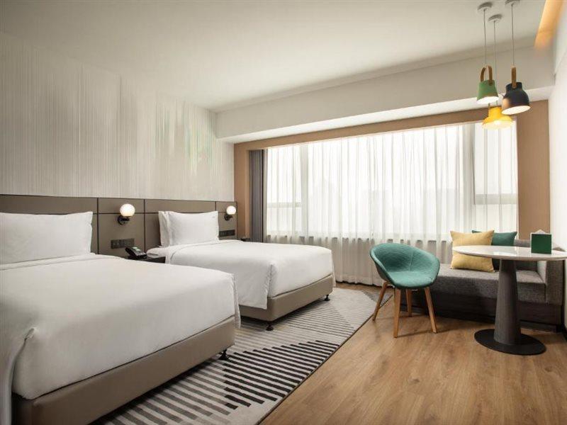 Hotel Nanjing Road By Ihg 5*