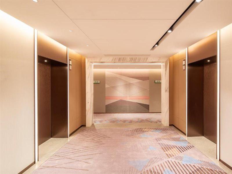Hotel Nanjing Road By Ihg 5*