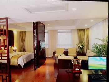 Royal Court 3*