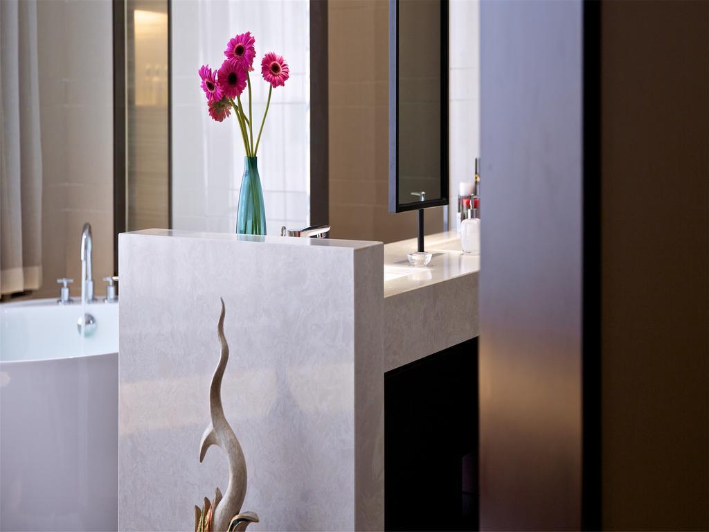 Ssaw Boutique Hongkou Hotel 3*