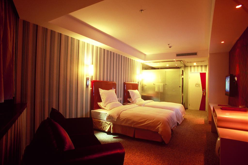 Hotel Fx At Jinshajiang Road 3*