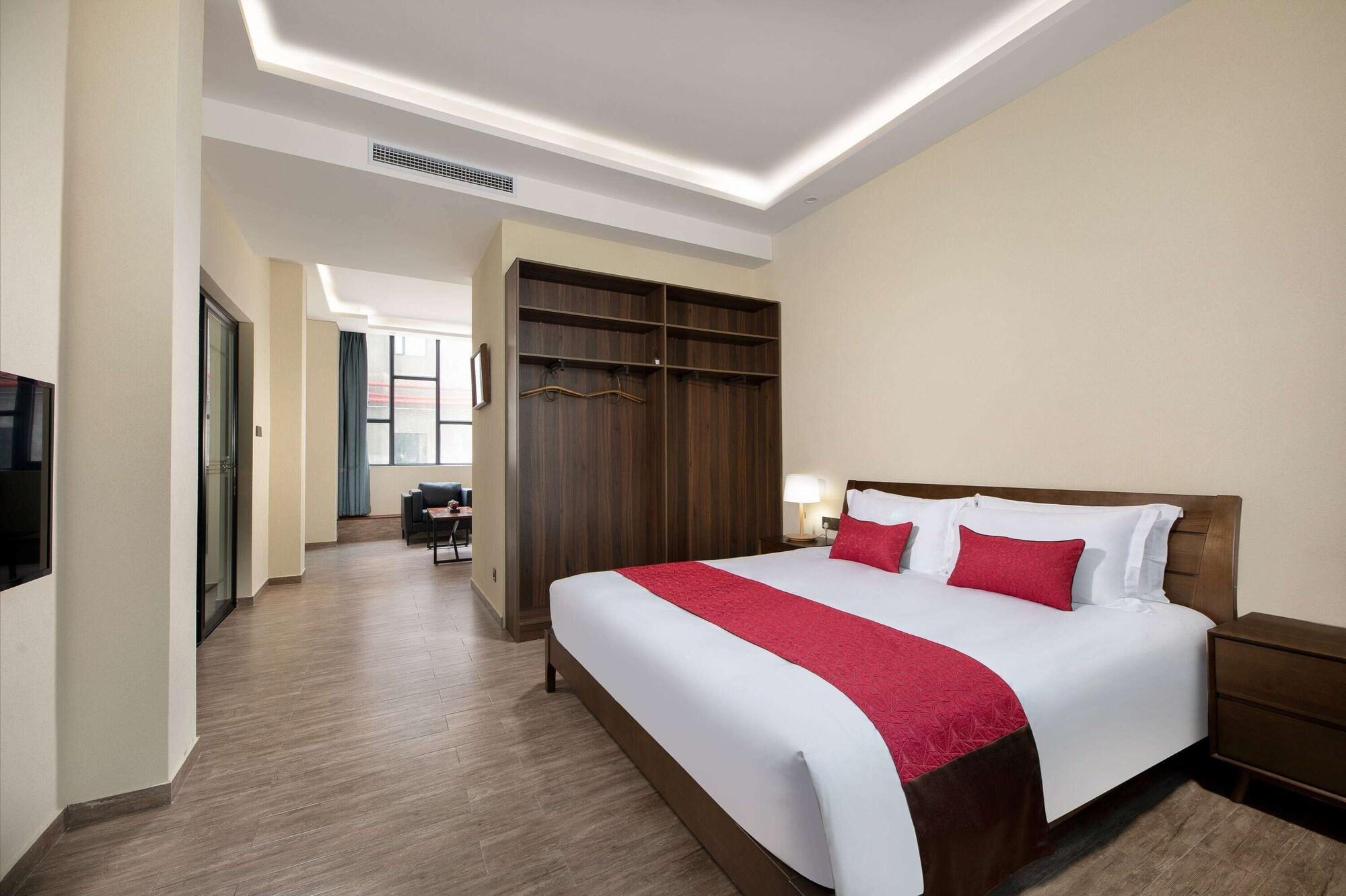 Ramada Encore By Wyndham Pudong Airport 3*