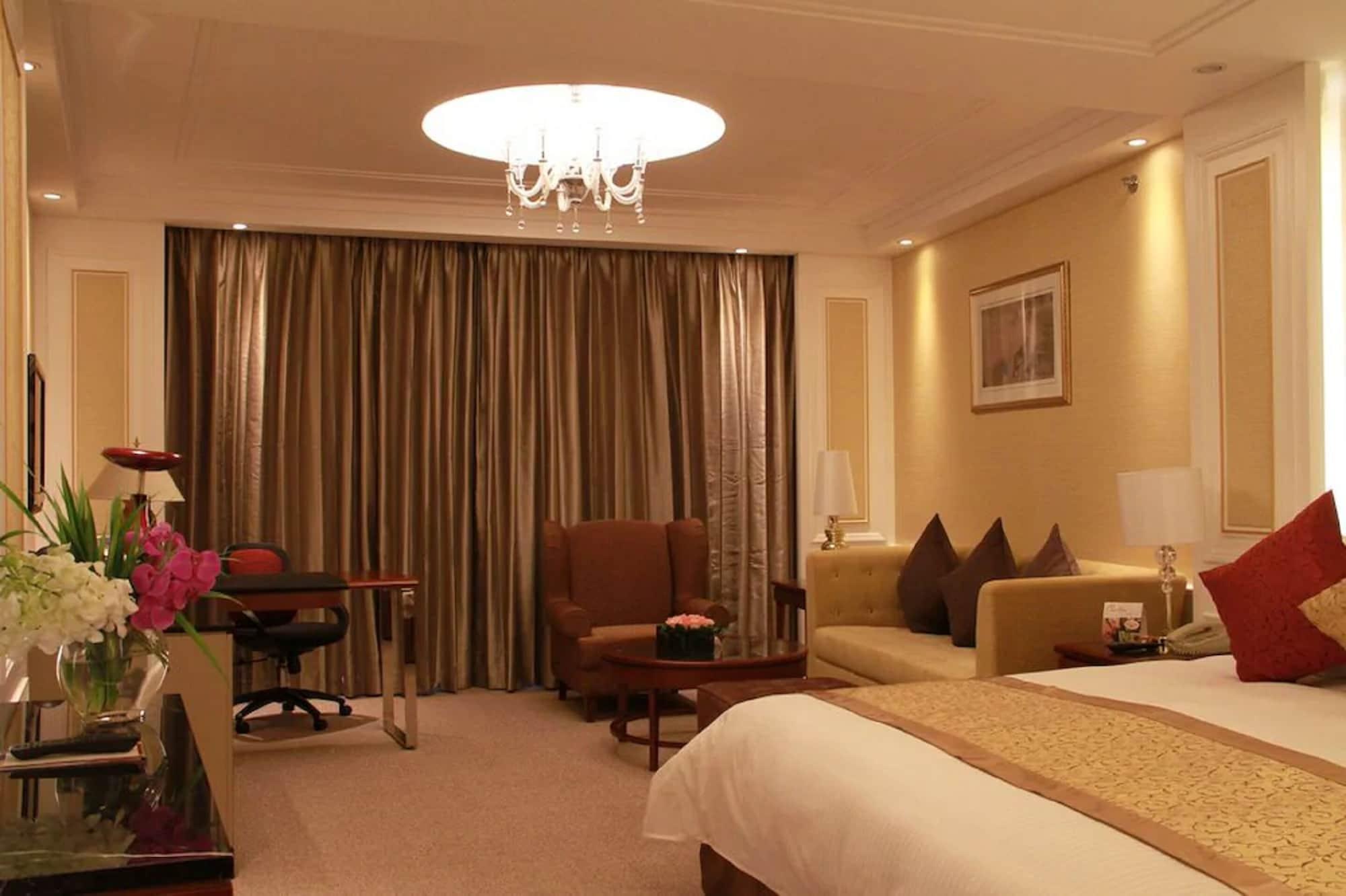 Hotel - Nanjing Road 4*