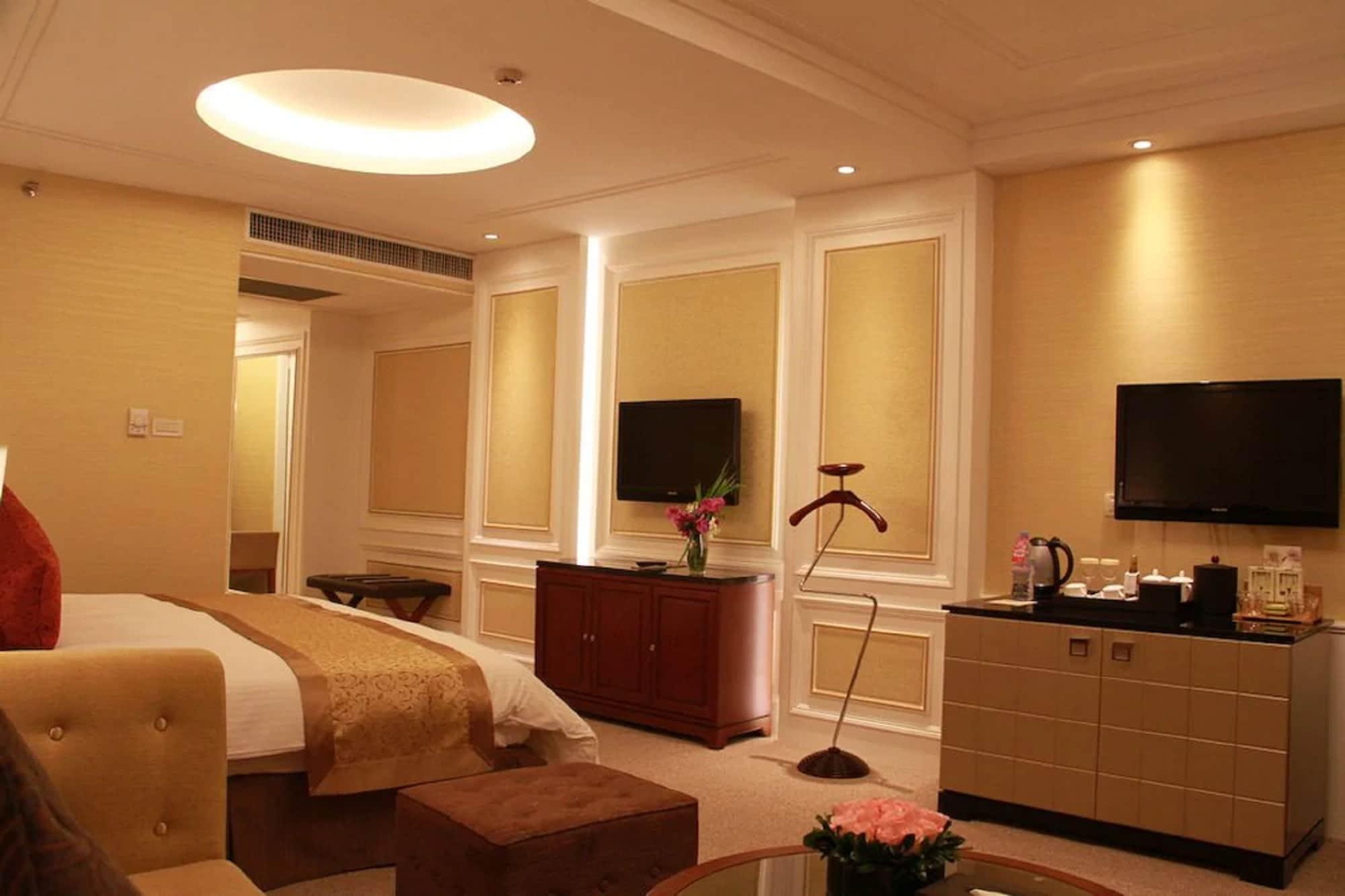Hotel - Nanjing Road 4*