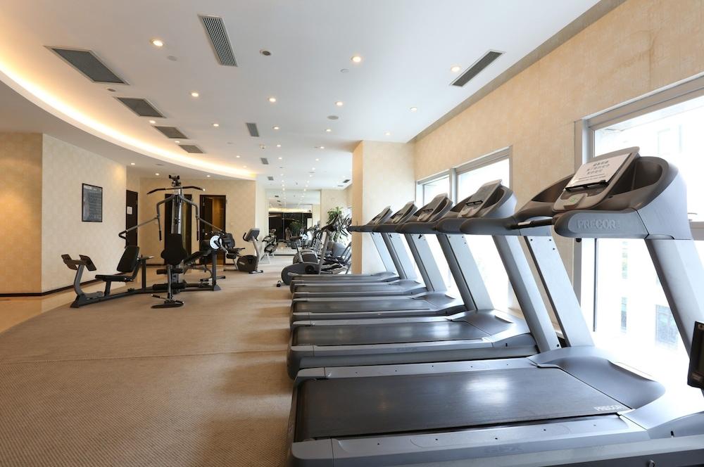 Hotel Howard Johnson Huaihai 5*