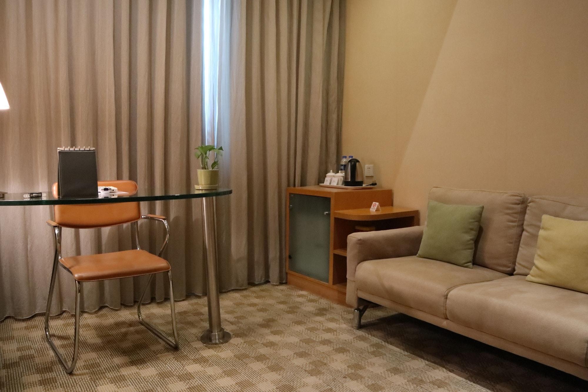 L'otel Hotel 4*