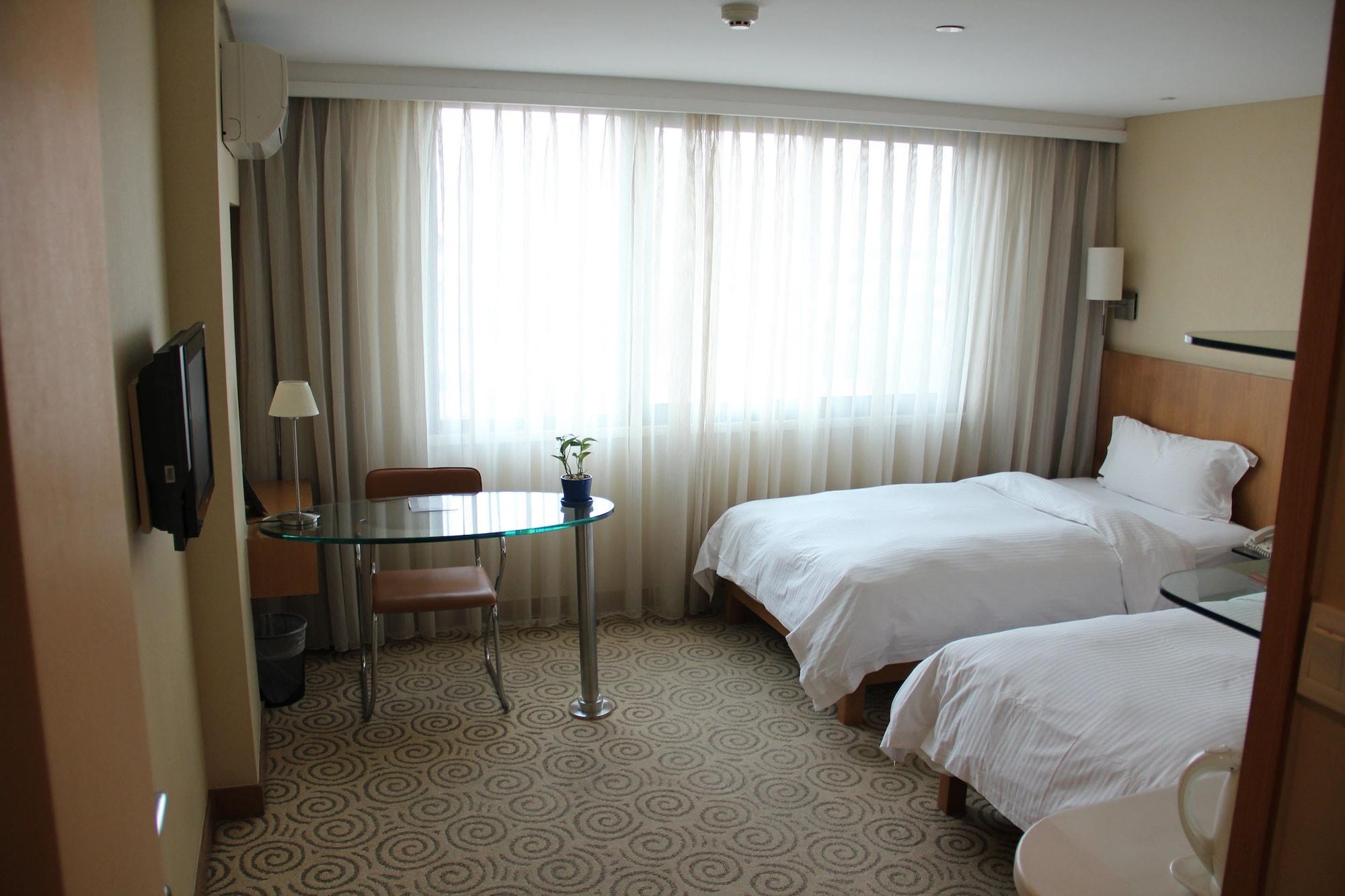 L'otel Hotel 4*