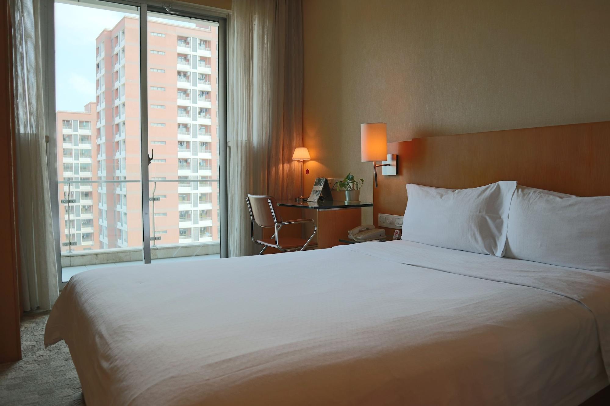 Hotel L'otel 4*