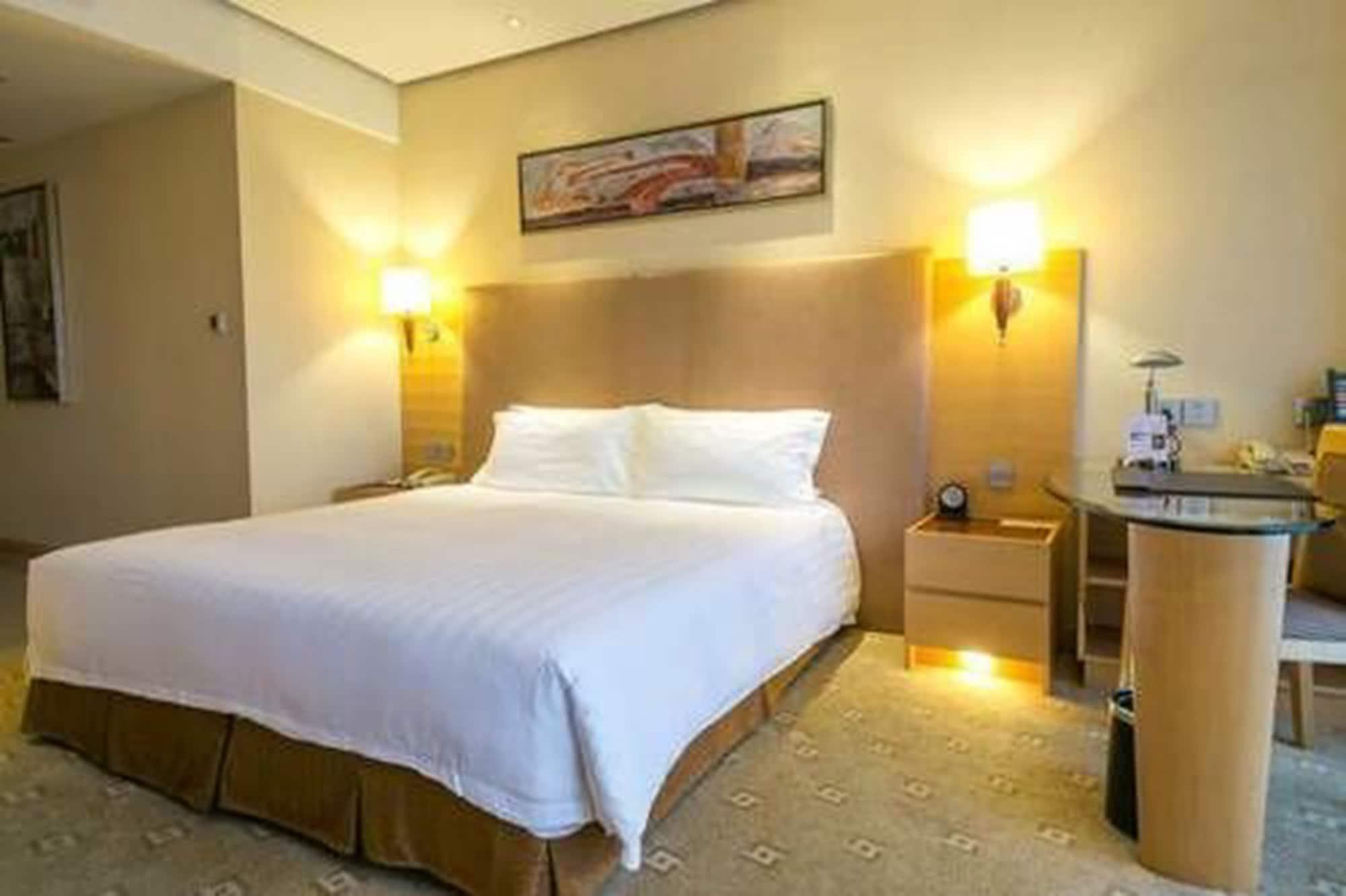 Regal Jinfeng Hotel Shanghai