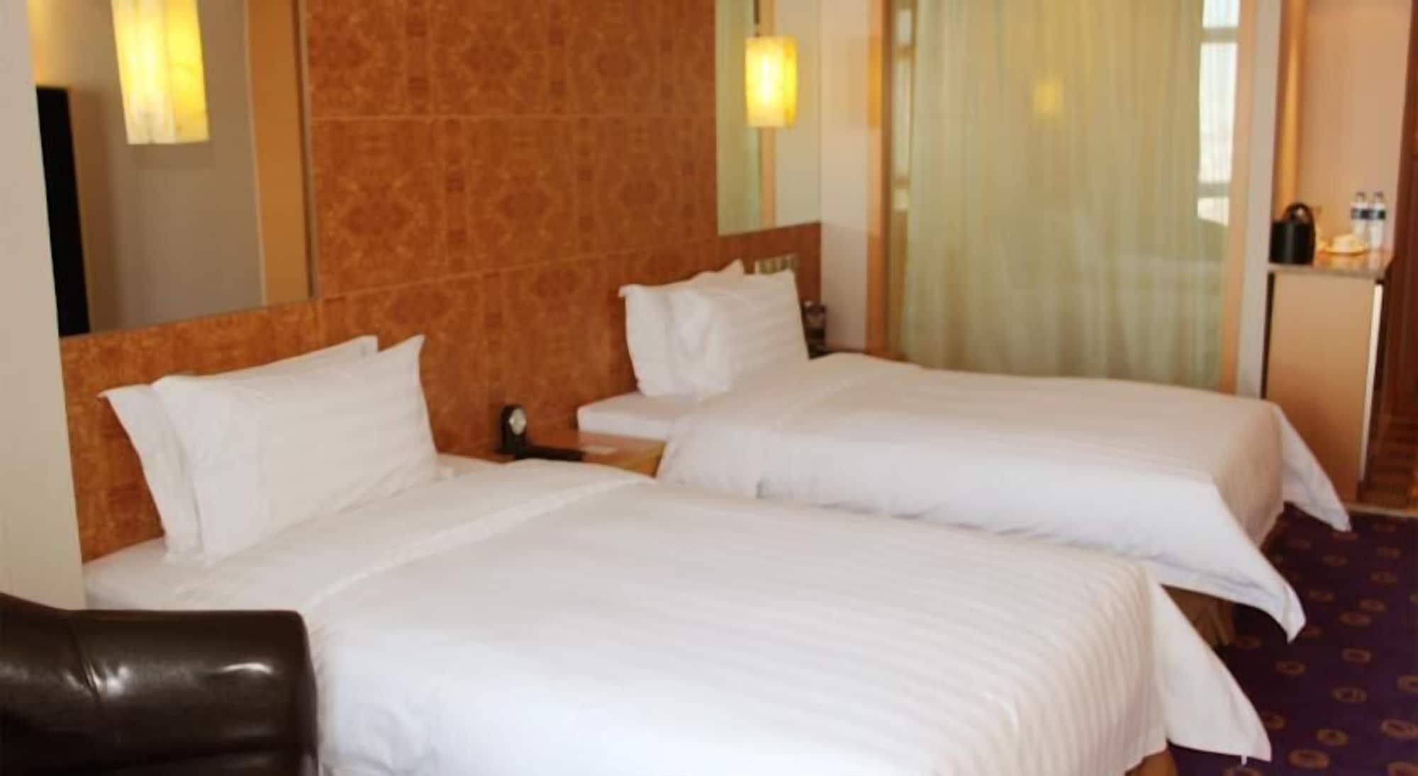 Ramada Plaza Pudong South 4*