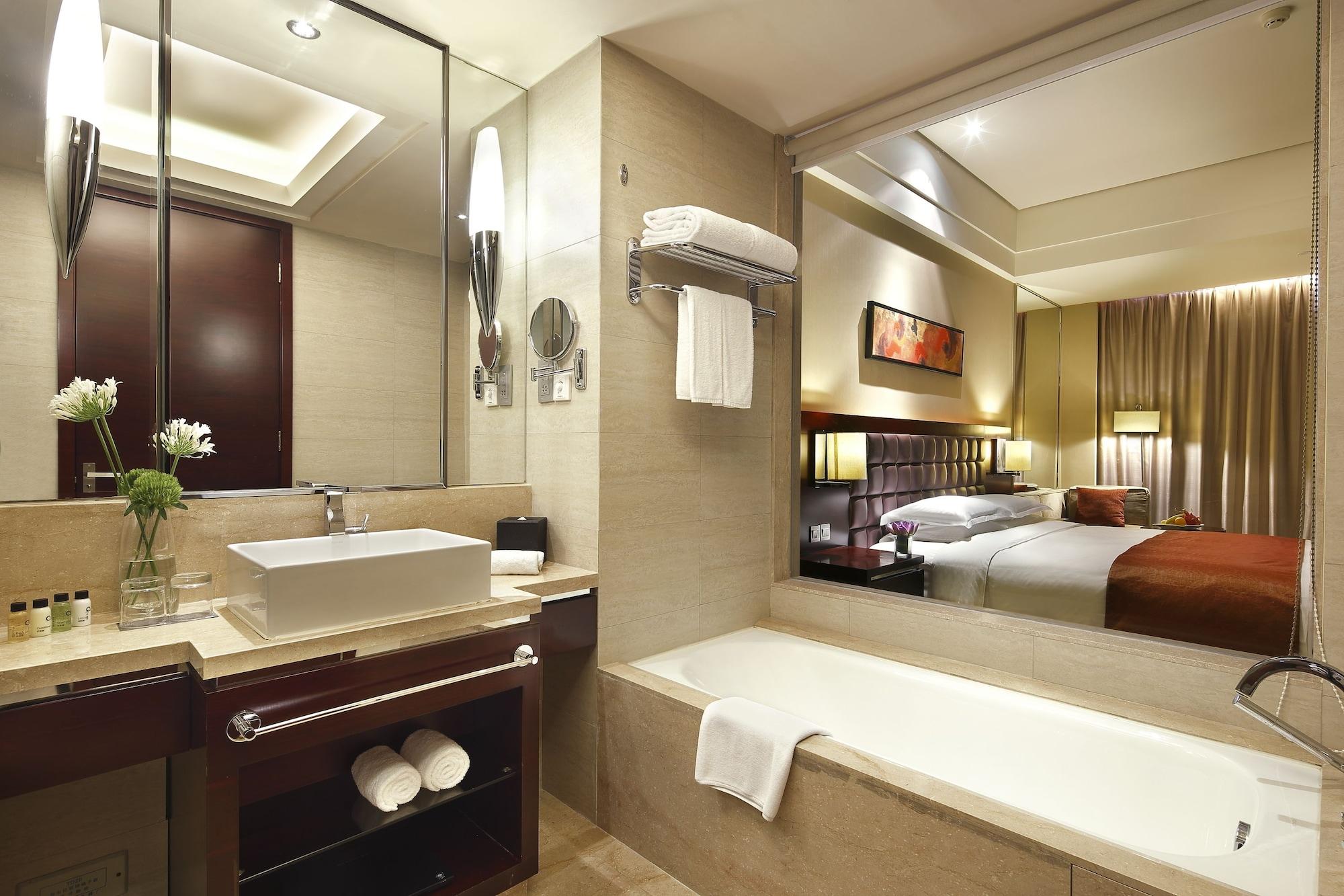 The Qube -close To Pudong International Airport And Disney Land Hotel
