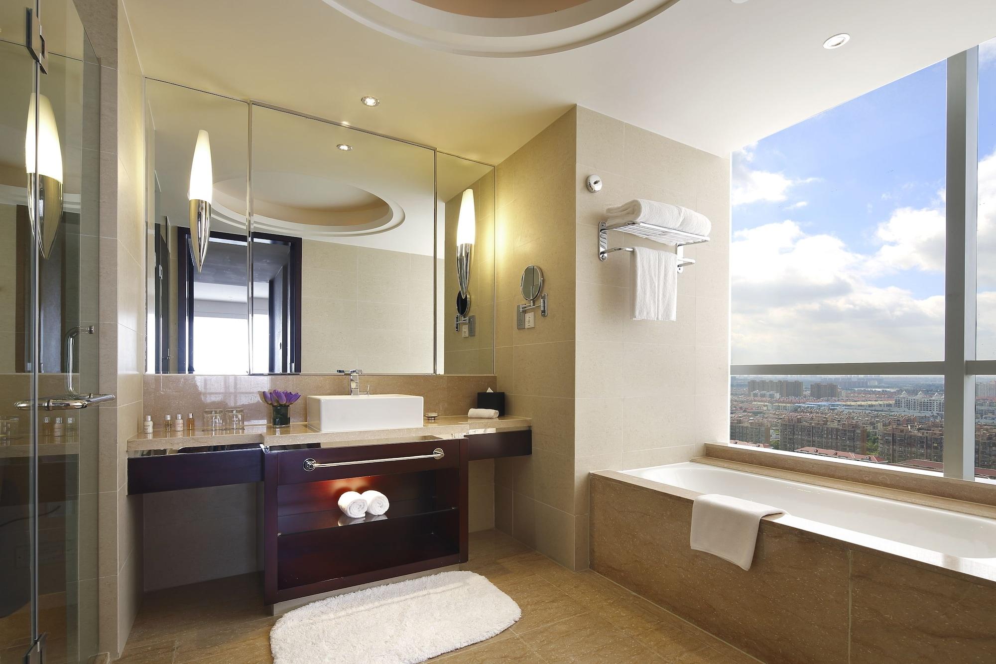 Hotel The Qube -close To Pudong International Airport And Disney Land