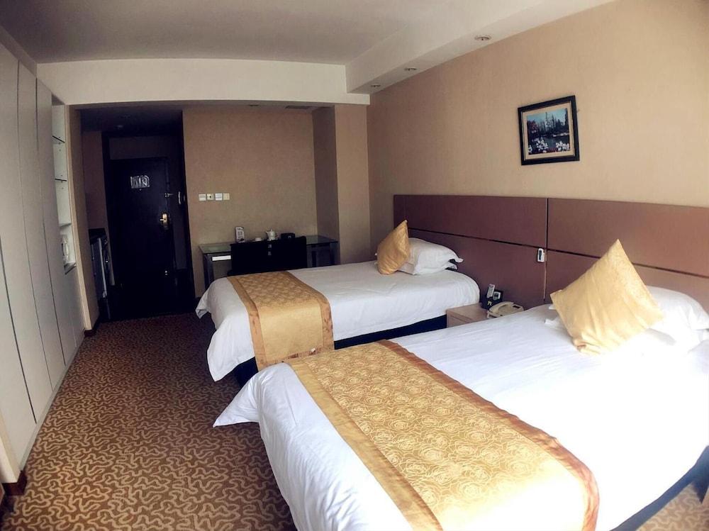 Urban Hotel 3*
