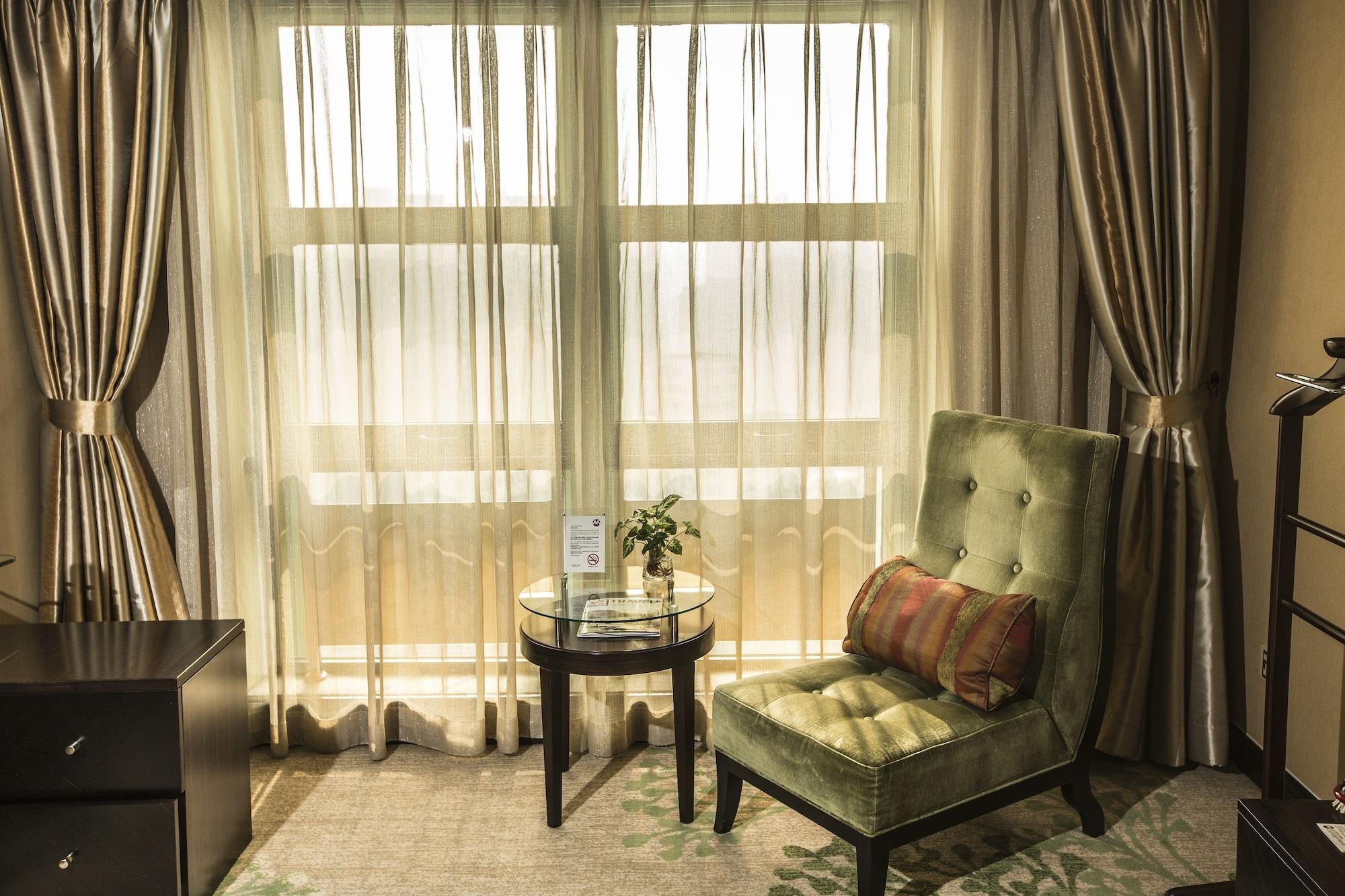 Hotel Merry 4*