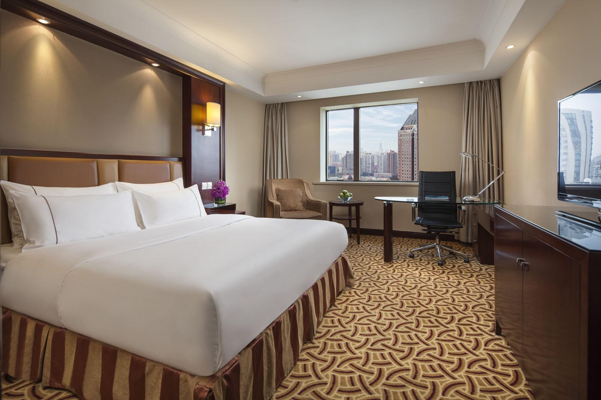 Jianguo Hotel 4*