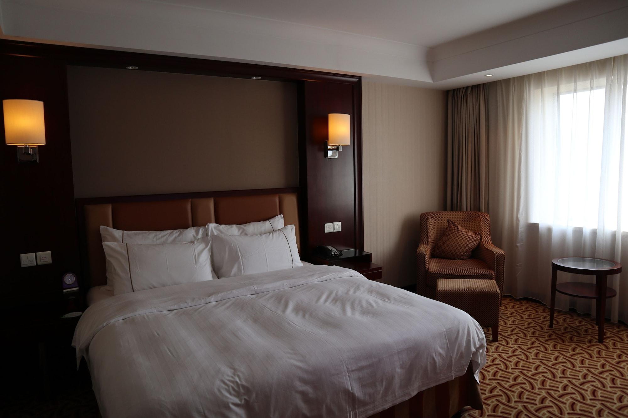 Jianguo Hotel 4*