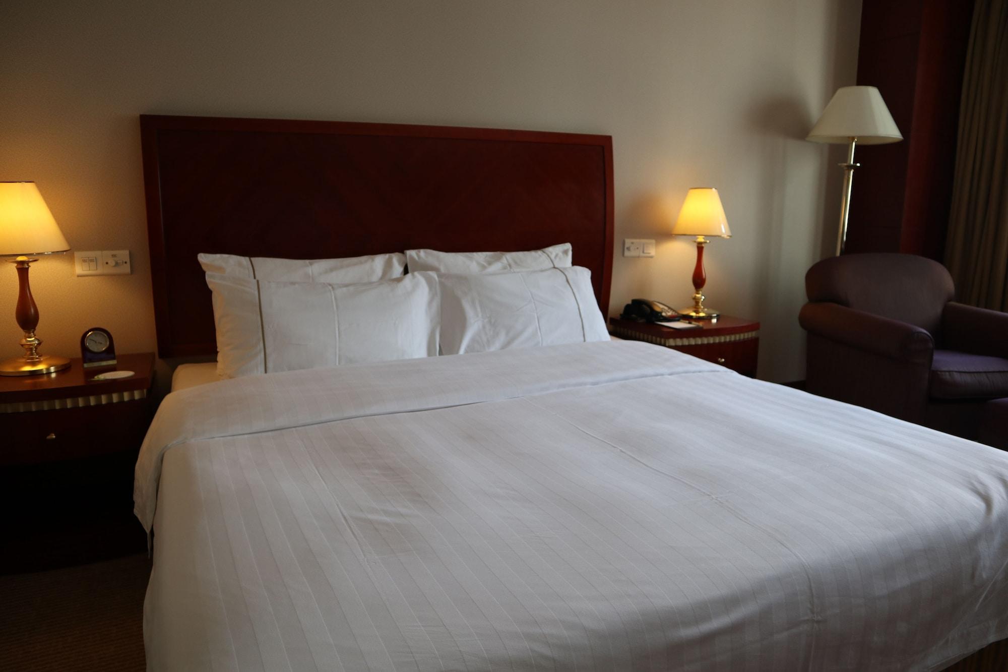 Hotel Jianguo 4*