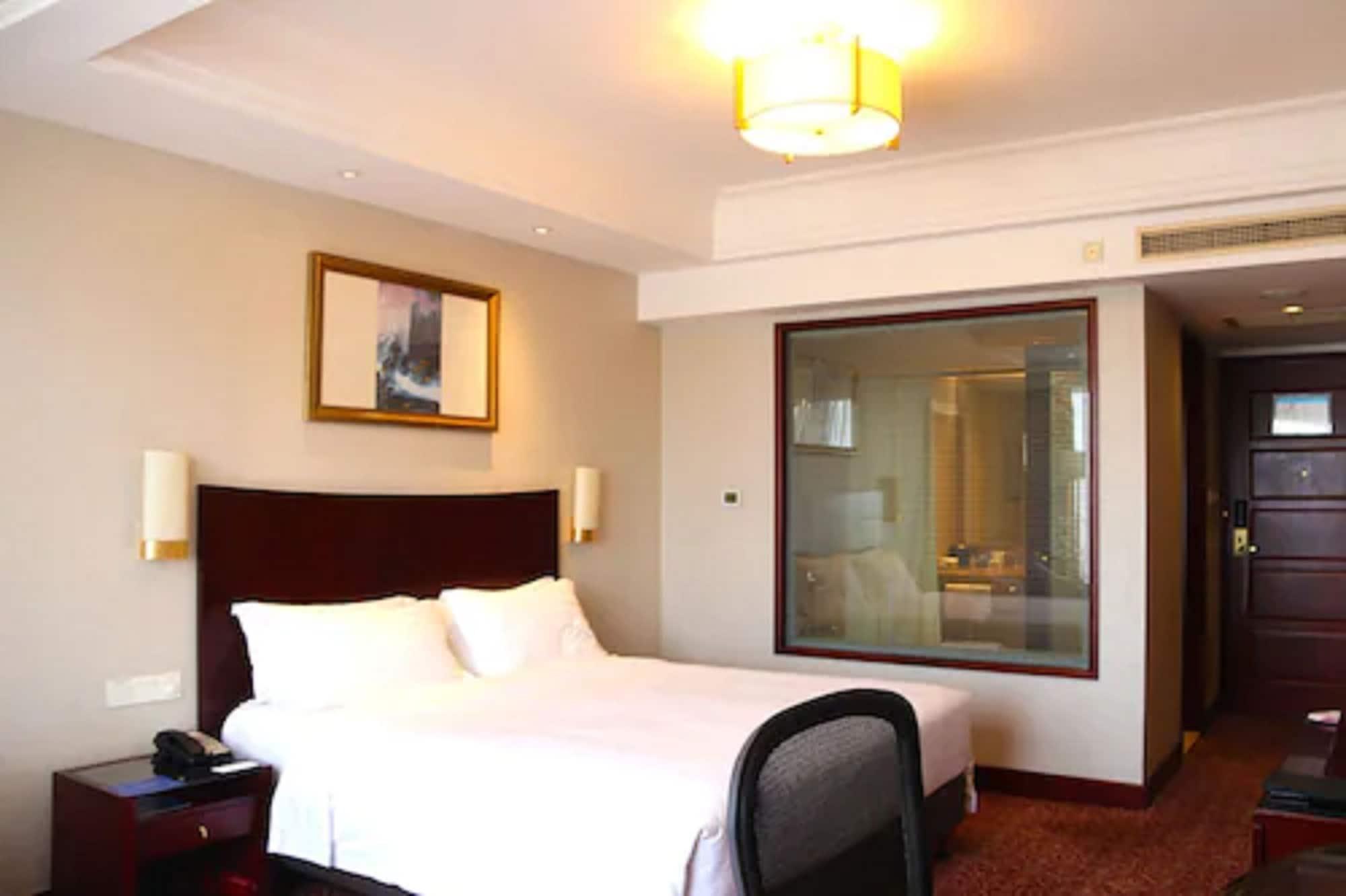 Radisson Blu New World