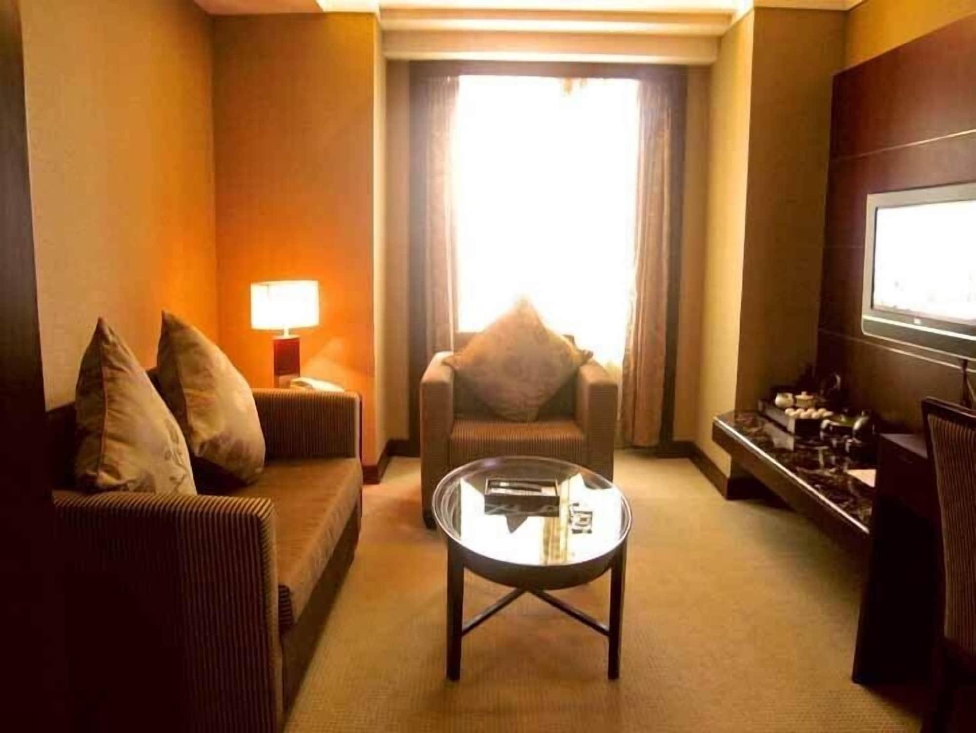 Howard Johnson Wyndham Leonora Plzaz 3* Shanghai