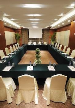 Howard Johnson Wyndham Leonora Plzaz Hotel 3*